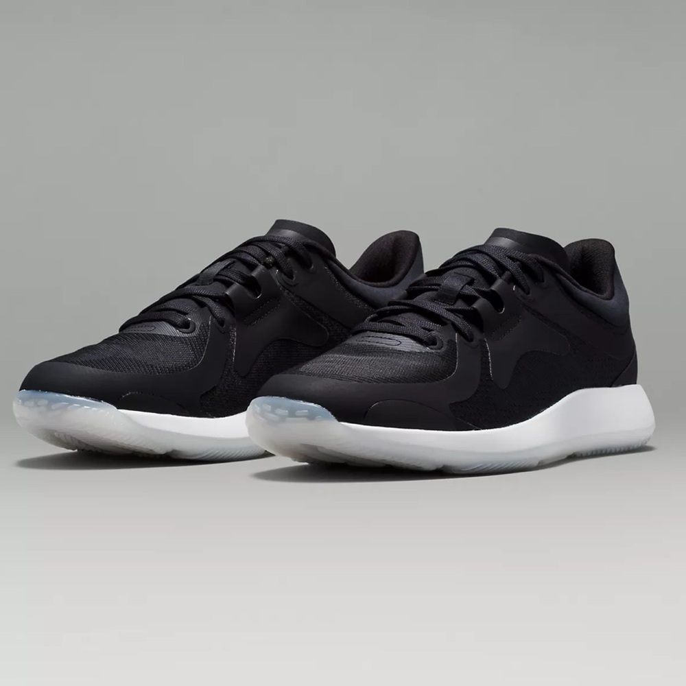 Lululemon Strongfeel Womens Training Shoe
Black - 8 - NWOT